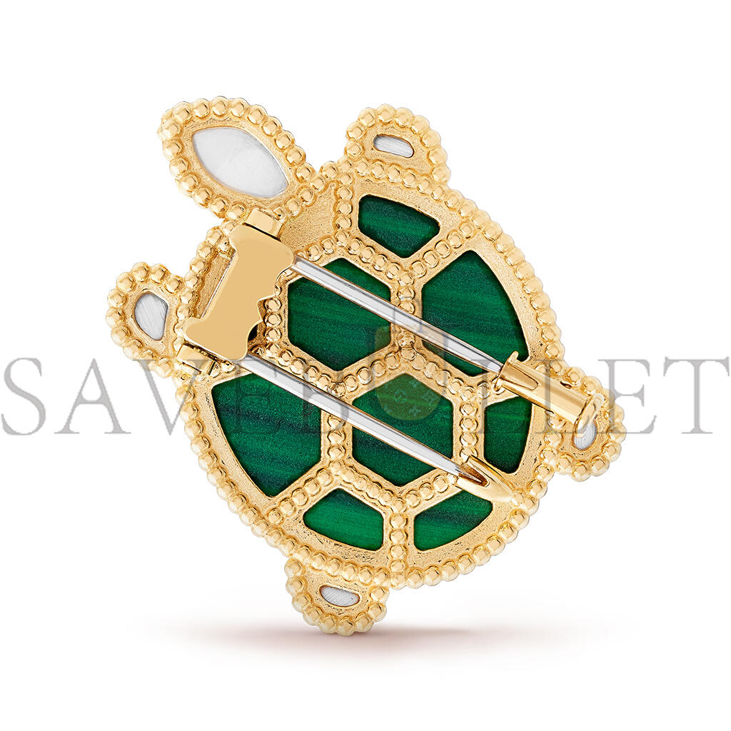 V*n Cl**f arpels lucky animals turtle clip - yellow gold, malachite, mother-of-pearl, onyx vcarp5lk00